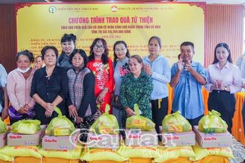 400 suất quà nghĩa tình gửi đến bà con nghèo