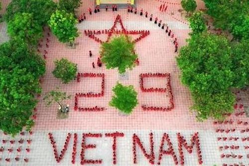 Tổ quốc trong tim em