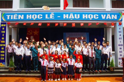 Rộn ràng khai giảng năm học mới ở đặc khu Trường Sa