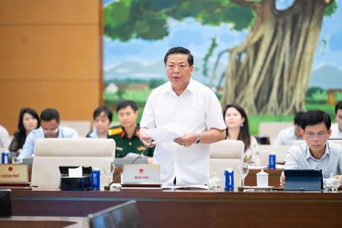 Tạo điều kiện thuận lợi cho các thành phần kinh tế tham gia bình đẳng trong xây dựng, khai thác cảng hàng không