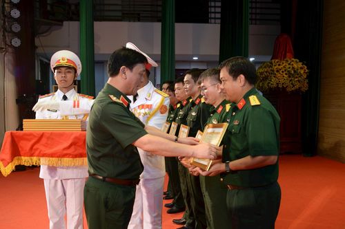 Khen thưởng 88 tập thể, cá nhân trong thực hiện nhiệm vụ A80