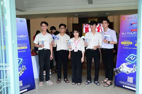 Khởi động chuỗi sự kiện Unitour chương trình 'AI thực chiến 2025'