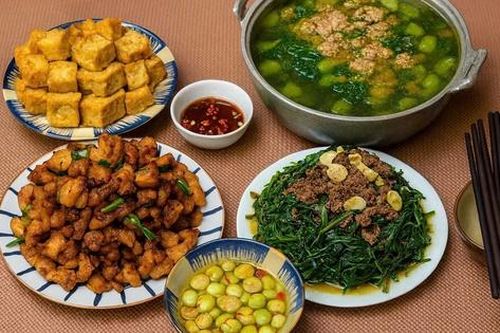 Bất ngờ trước 11 mâm cơm gia đình vừa ngon, vừa nhìn cực ấm cúng