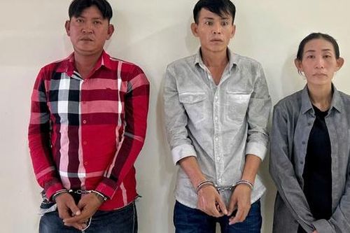 Người phụ nữ mất sạch vàng trong nháy mắt khi nhờ người lạ chở gạo về nhà