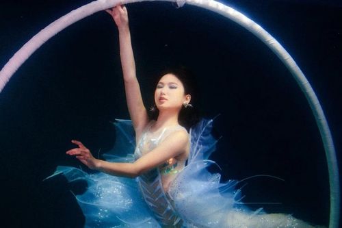 Cú 'twist' loại trừ gây sốc được hé lộ trong Tập 6 Vietnam's Next Top Model 2025