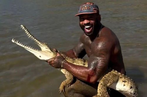 'Tarzan đời thực' trả giá vì tay không vật cá sấu ở Australia