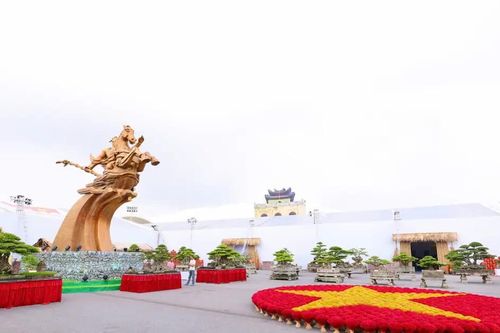 Hàng triệu lượt du khách tham quan Không gian 'Truyền thống và Sáng tạo Hà Nội 2025'