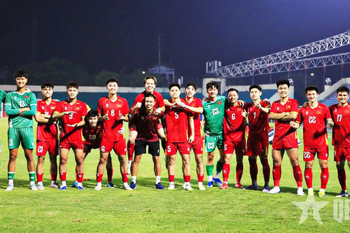 Tiếp niềm tin cho cầu thủ trẻ