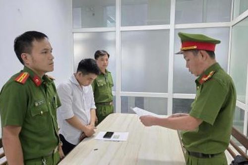 Khởi tố nhân viên công ty bảo hiểm xài tiền tỷ của khách hàng