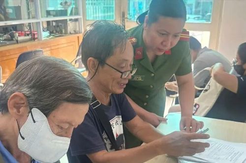 Ngành công an lắng nghe, tháo gỡ vướng mắc thủ tục hành chính