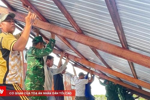 Gắn kết tình quân dân trên quê hương Đất Mũi