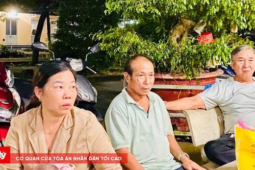 Kết cục có hậu sau chuyến đi vô định của người mẹ tâm thần bế con lang thang