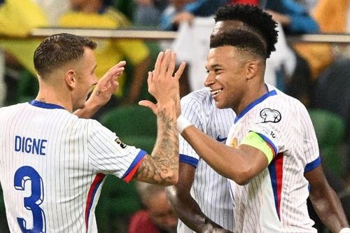 Mbappe chạm mốc Henry, Pháp thắng dễ Ukraine