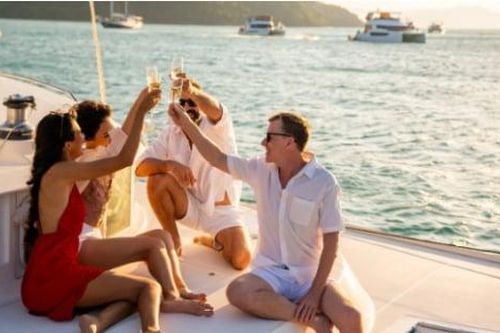 Mai mối cho giới siêu giàu: Nghề xa xỉ hái tiền tỉ