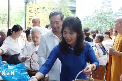 Đại lễ Vu Lan báo hiếu: Gìn giữ văn hóa, thắt chặt tình đoàn kết Việt-Lào