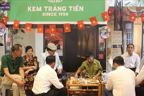 Hà Nội xưa và nay: Dòng chảy ký ức trong lòng người xa xứ