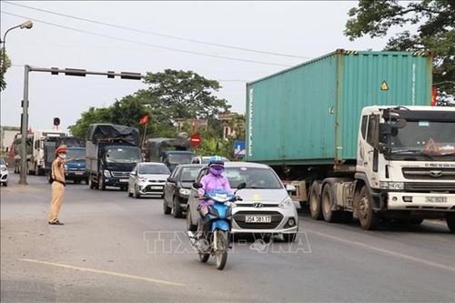 Tỉnh lộ 'xương sống' của Hải Phòng bị quá tải