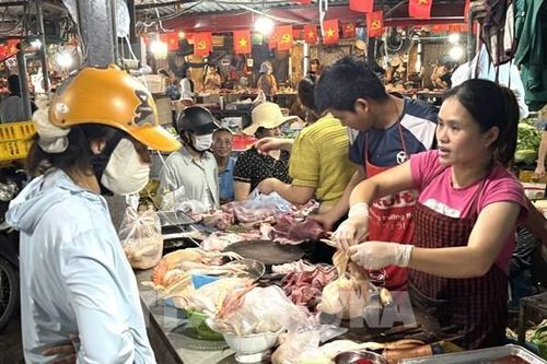 Sôi động thị trường cúng Rằm tháng 7