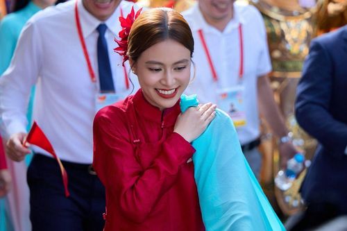 Điểm 10 cho Hoàng Thùy Linh