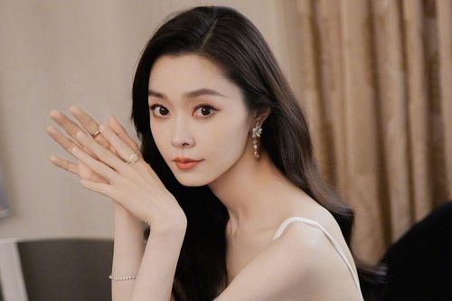 Tống Dật đáp trả nghi vấn 'dao kéo'