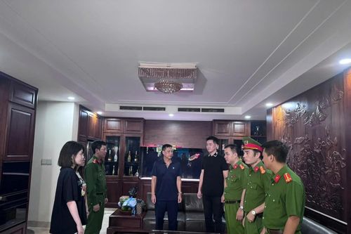 Khám xét khẩn cấp nhà riêng của đối tượng 'Mạnh gỗ'