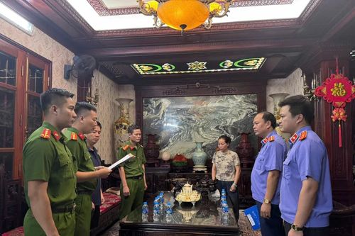 Bắt tạm giam 2 bị can liên quan đến ổ nhóm tội phạm do 'Ý Ẻng ' cầm đầu