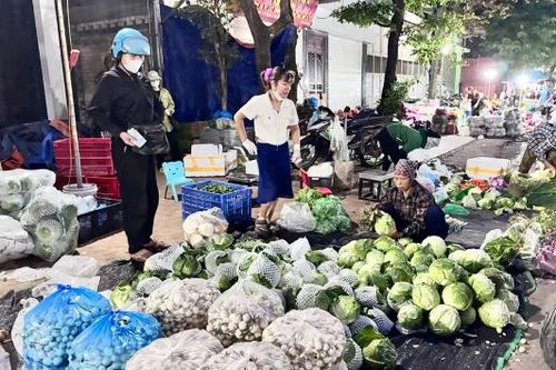 Mưu sinh ở chợ đầu mối