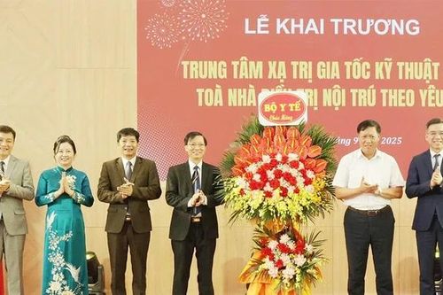 Khai trương Trung tâm xạ trị gia tốc kỹ thuật cao & tòa nhà điều trị nội trú theo yêu cầu