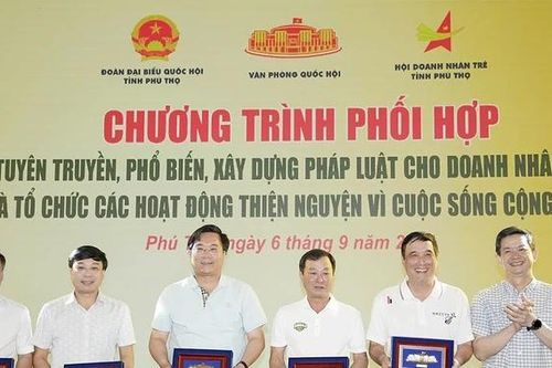 Tuyên truyền, phổ biến, xây dựng pháp luật cho doanh nhân trẻ