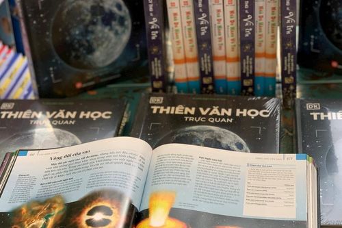 Khám phá vũ trụ kỳ bí qua sách trực quan