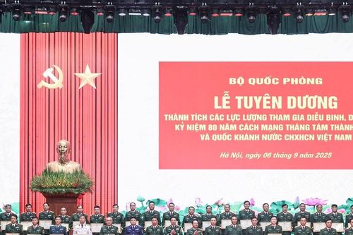 Bộ Quốc phòng tuyên dương các lực lượng tham gia nhiệm vụ diễu binh, diễu hành