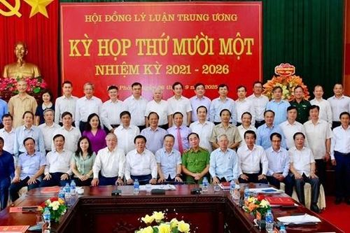 Tiếp tục hoàn thiện, nâng cao chất lượng các dự thảo báo cáo chính trị trình Bộ Chính trị, Ban Bí thư