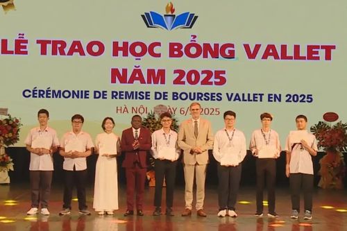 507 học bổng Vallet tiếp sức học sinh xuất sắc