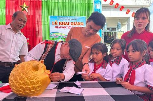 Mùa gieo chữ ở miền cao