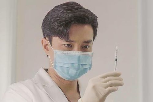 Vào vai bác sĩ thẩm mỹ, Quốc Trường nhận 'cơn mưa' lời khen từ chuyên gia