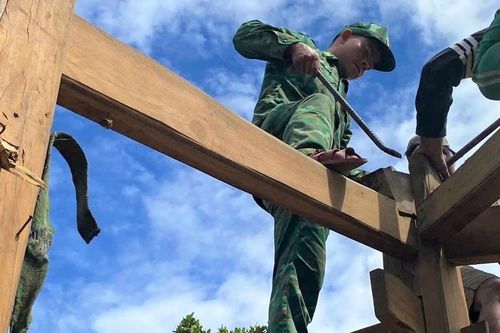 Đà Nẵng: Sạt lở tại thôn Arooi