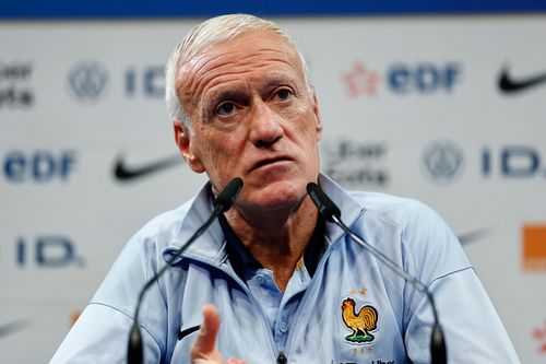 PSG phẫn nộ với HLV Deschamps