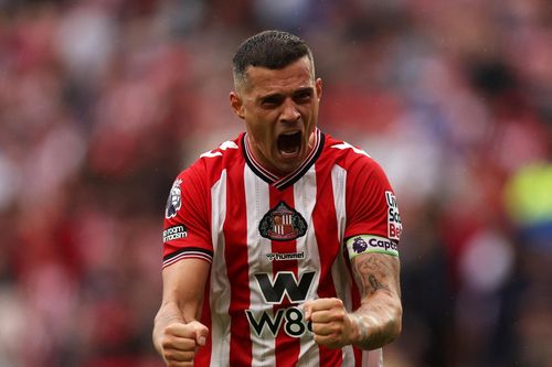Sunderland tạo hiện tượng