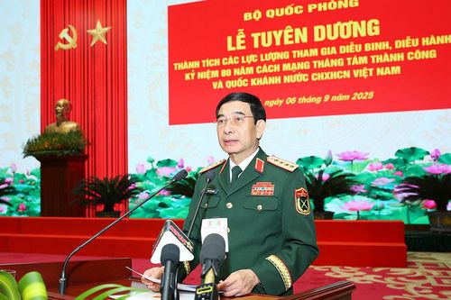 Tuyên dương thành tích các lực lượng tham gia diễu binh, diễu hành A80