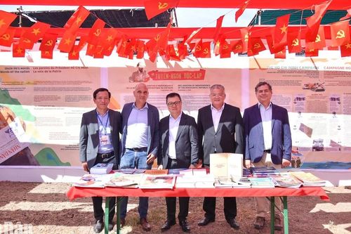 'Điểm nhấn Việt Nam' tại Hội báo Avante 2025