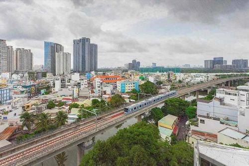 Giữa ngày mưa lất phất