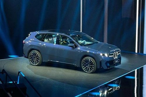 Cận cảnh BMW iX3 2026 gần 1,6 tỷ đồng, lăn bánh hơn 600 km/sạc