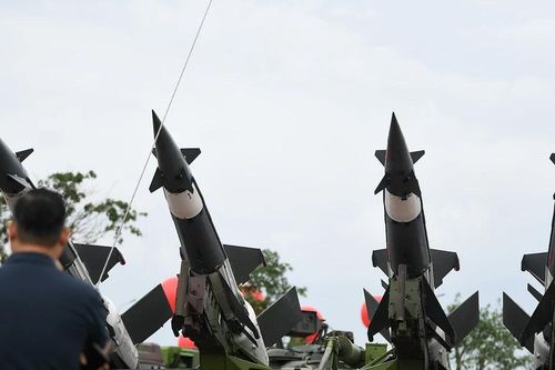 Dàn khí tài hiện đại hút giới trẻ tại Triển lãm 80 năm thành tựu đất nước