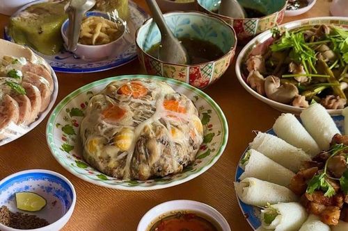 Đôi bạn đi đám giỗ ở miền Nam, mê món đặc sản nặng cỡ nửa cân trong mâm cỗ