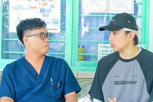 Thuận Nguyễn đến Bệnh viện Phục Hồi Chức Năng TPHCM, Uyển Ân hóa cơ thủ sexy