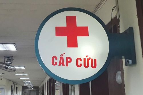 Khó thở, giảm ý thức phải đi cấp cứu sau khi tự nặn mụn ở ngón chân