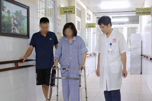 Cứu sống người phụ nữ 31 tuổi nhảy cầu Bãi Cháy