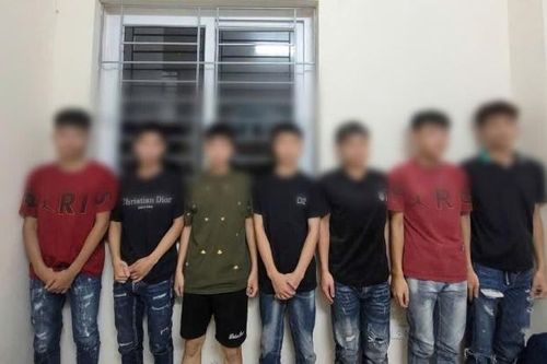 Tạm giữ hình sự 11 đối tượng mang hung khí đánh nhau