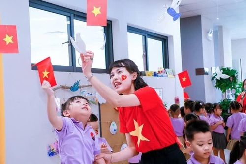 Giáo dục lòng yêu nước từ 'truyền lời' đến 'dẫn lối'