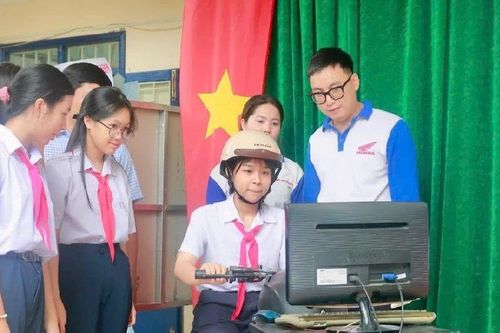 Gia Lai: Hơn 200 học sinh Trường THCS Lê Lợi được tuyên truyền pháp luật về an toàn giao thông